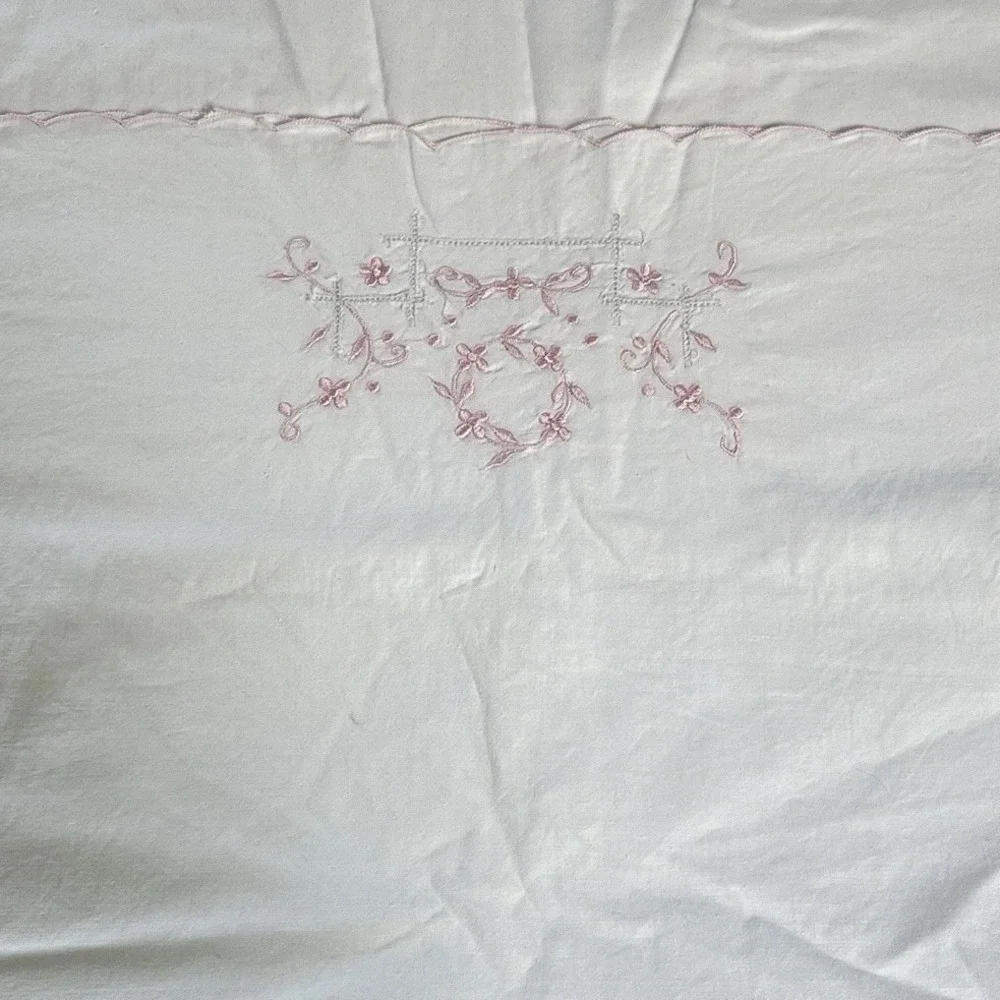 Vintage Hand Embroidered Cotton One Pillowcase Pink Flowers‎ Floral Ring Scroll